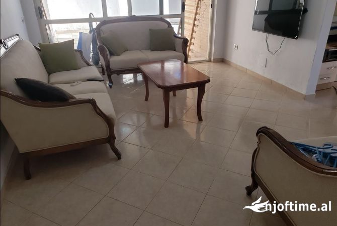 Shtepi me qera 2+1 ne Tirane - 550 Euro