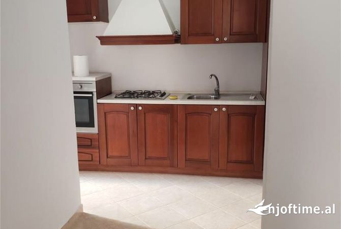 Shtepi me qera 2+1 ne Tirane - 550 Euro