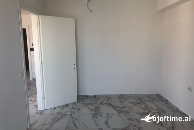 Ambient biznesi me qera 1+1 ne Tirane - 1,400 Euro