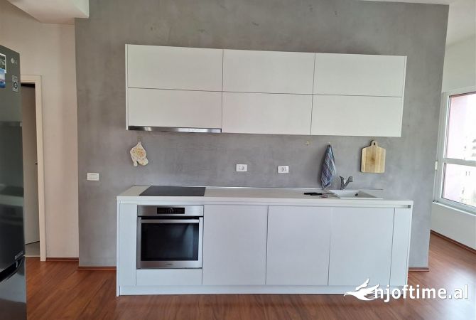 Shtepi me qera 2+1 ne Tirane - 549 Euro
