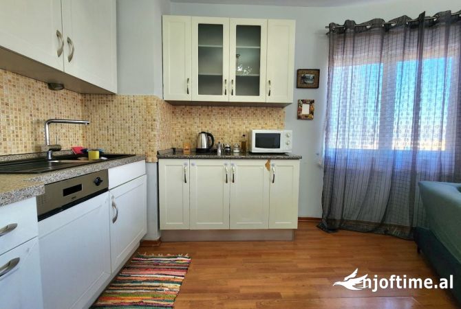 Shtepi me qera 1+1 ne Tirane - 520 Euro