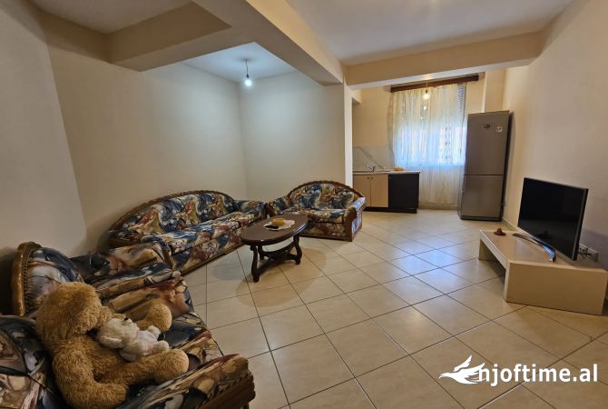 Shtepi me qera 2+1 ne Tirane - 500 Euro