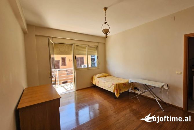 Shtepi me qera 2+1 ne Tirane - 500 Euro