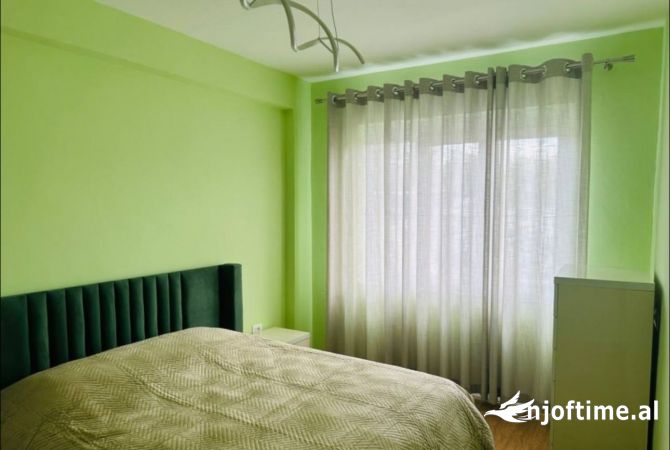 Shtepi me qera Apartament ne Tirane, 3+1, Mobilimi E mobiluar, Pagesa 800  Euro.