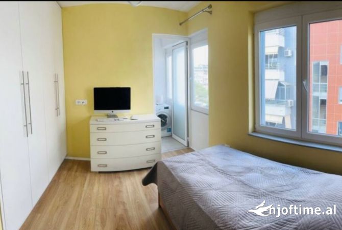 Shtepi me qera Apartament ne Tirane, 3+1, Mobilimi E mobiluar, Pagesa 800  Euro.