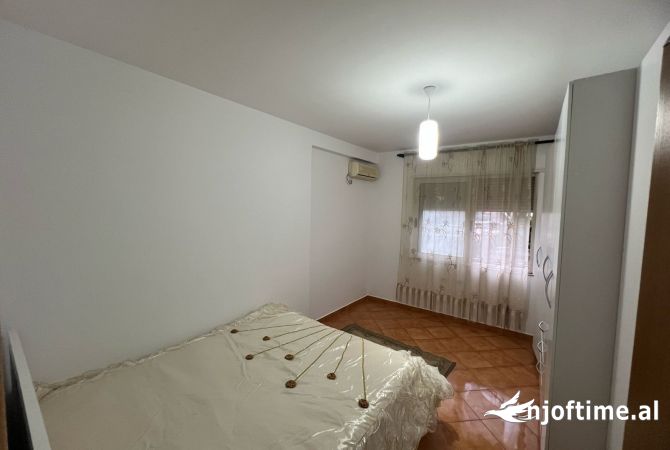 Shtepi me qera Apartament ne Tirane, 2+1, Mobilimi E mobiluar, Pagesa 480  Euro.