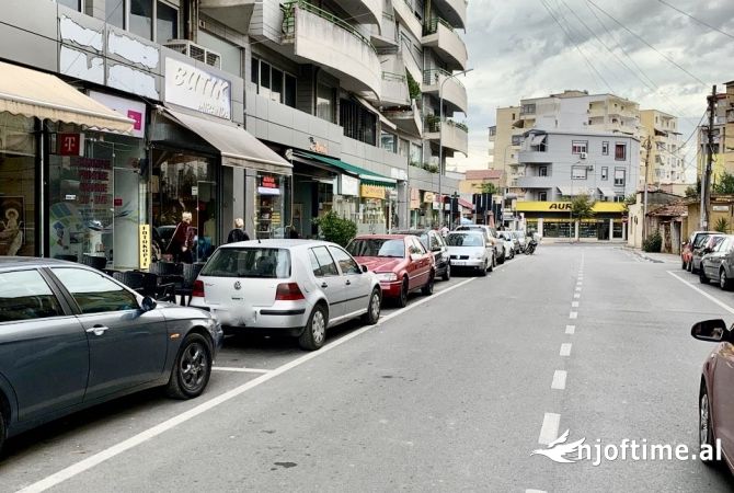 Ambient biznesi me qera 1+1 ne Tirane - 350 Euro