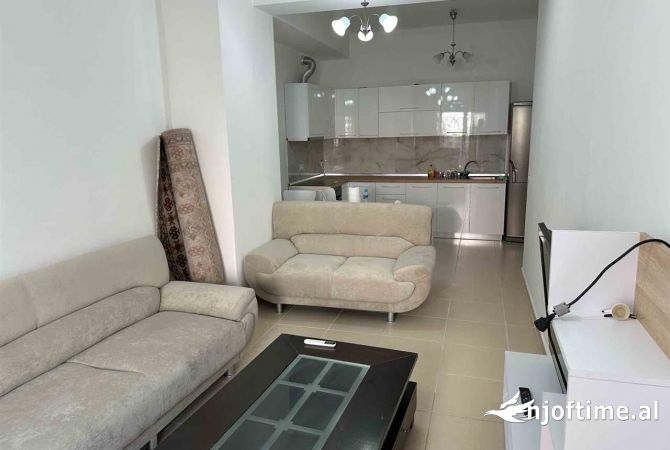 Shtepi me qera 1+1 ne Tirane - 400 Euro