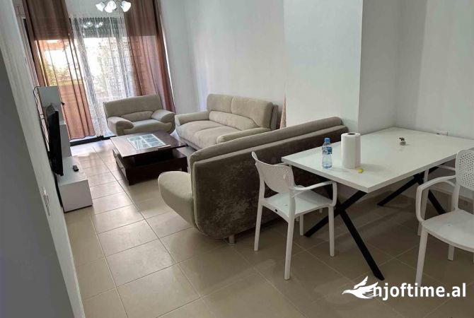 Shtepi me qera 1+1 ne Tirane - 400 Euro