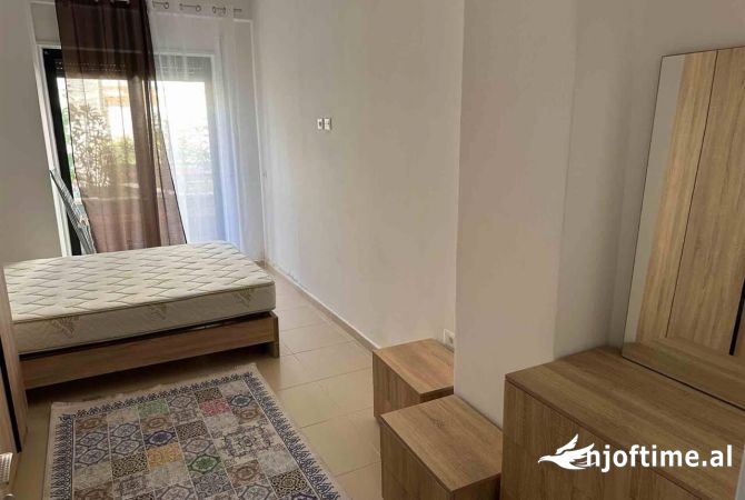 Shtepi me qera 1+1 ne Tirane - 400 Euro