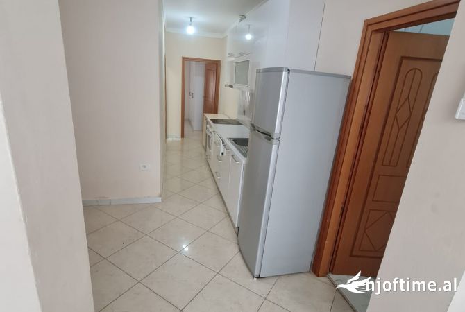 Shtepi me qera Apartament ne Tirane, 2+1, Mobilimi E mobiluar, Pagesa 450  Euro.