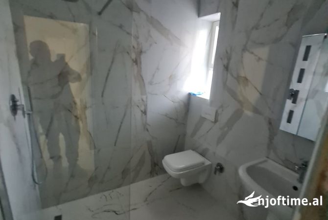 Shtepi me qera Shtepi Private ne Tirane, 1+1, Mobilimi E mobiluar, Pagesa 399  Euro.