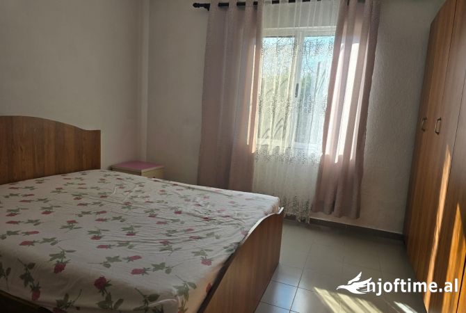 Shtepi me qera Apartament ne Tirane, 2+1, Mobilimi E mobiluar, Pagesa 400  Euro.