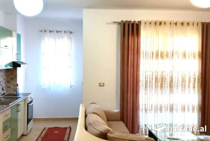 Shtepi me qera 2+1 ne Tirane - 499 Euro