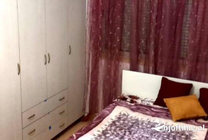 Shtepi me qera Apartament ne Tirane, 2+1, Mobilimi E mobiluar, Pagesa 499  Euro.