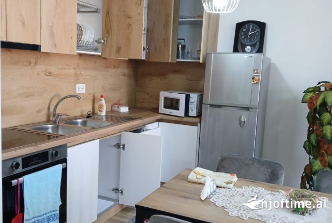 Shtepi me qera 1+1 ne Tirane - 549 Euro