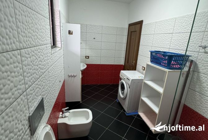 Shtepi me qera Apartament ne Tirane, 2+1, Mobilimi E mobiluar, Pagesa 501  Euro.