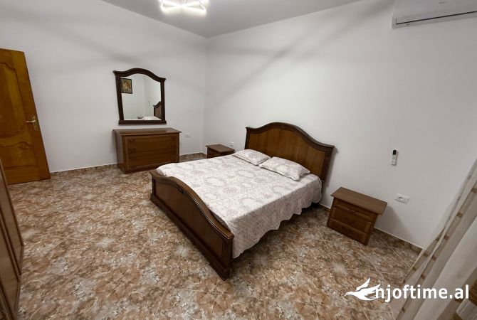 Shtepi me qera Apartament ne Tirane, 2+1, Mobilimi E mobiluar, Pagesa 500  Euro.