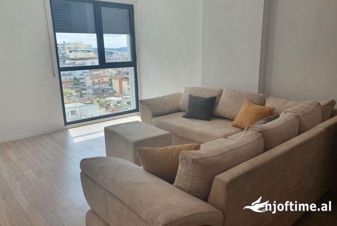 Shtepi me qera Apartament ne Tirane, 1+1, Mobilimi E mobiluar, Pagesa 450  Euro.