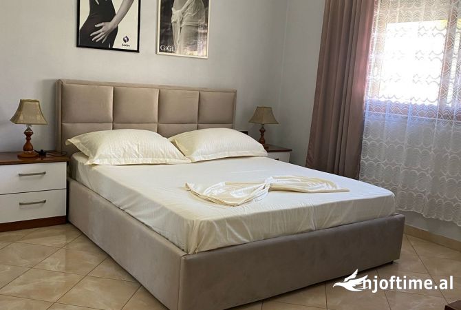 Shtepi me qera Apartament ne Tirane, 2+1, Mobilimi E mobiluar, Pagesa 700  Euro.