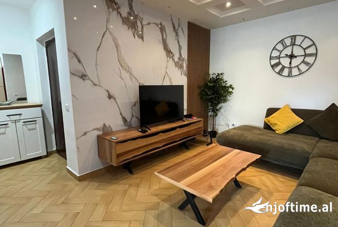 Shtepi me qera 2+1 ne Tirane - 850 Euro