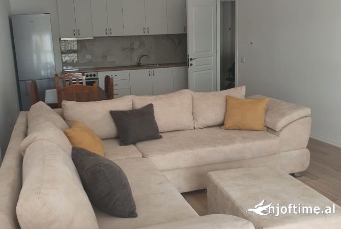 Shtepi me qera 1+1 ne Tirane - 449 Euro