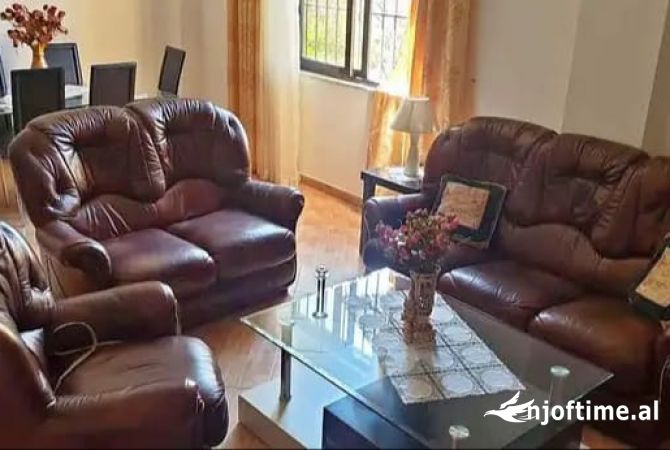 Shtepi me qera 2+1 ne Tirane - 450 Euro