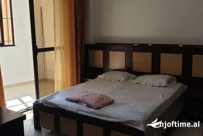 Shtepi me qera 2+1 ne Tirane - 450 Euro