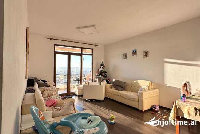 Shtepi me qera 2+1 ne Tirane - 450 Euro