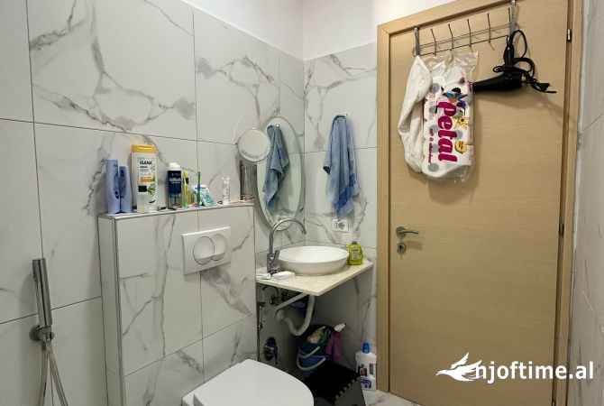 Shtepi me qera Apartament ne Tirane, 2+1, Mobilimi E mobiluar, Pagesa 450  Euro.