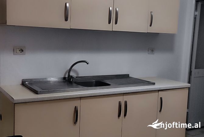 Shtepi me qera 1+1 ne Tirane - 327 Euro