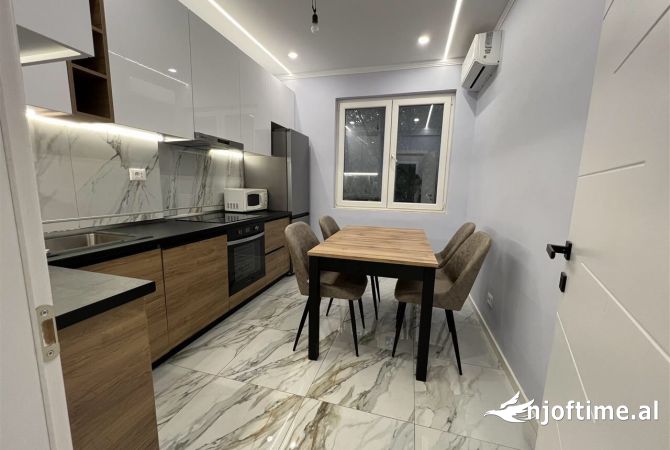 Shtepi me qera 3+1 ne Tirane - 1,000 Euro