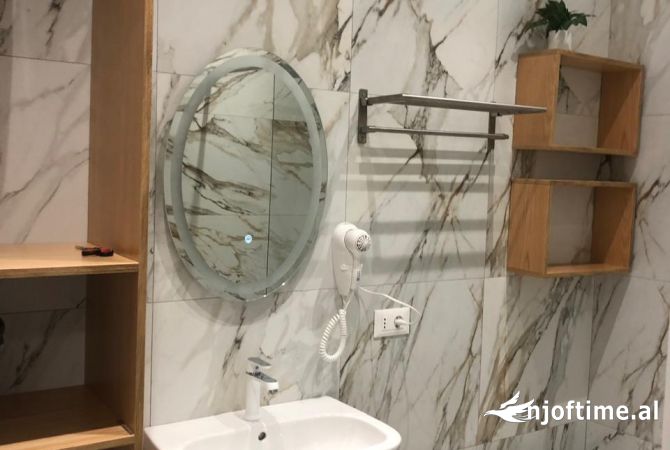 Shtepi me qera Apartament ne Tirane, 1+1, Mobilimi E mobiluar, Pagesa 1,100  Euro.