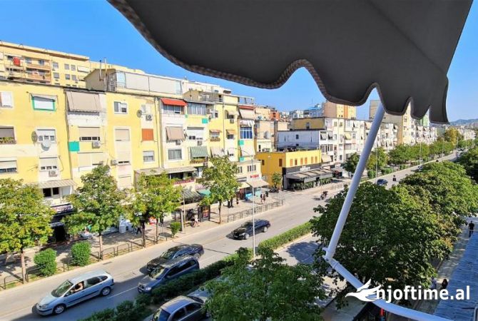 Ambient biznesi me qera 3+1 ne Tirane - 1,000 Euro