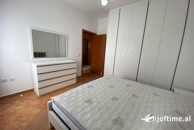 Shtepi me qera Apartament ne Tirane, 2+1, Mobilimi E mobiluar, Pagesa 600  Euro.
