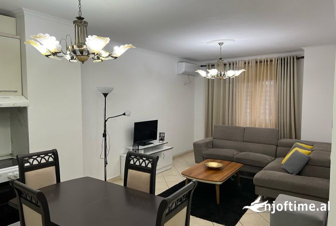 Shtepi me qera Apartament ne Tirane, 2+1, Mobilimi E mobiluar, Pagesa 680  Euro.