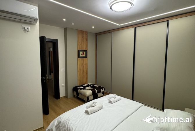 Shtepi me qera Apartament ne Tirane, 2+1, Mobilimi E mobiluar, Pagesa 650  Euro.