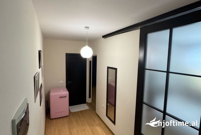 Shtepi me qera Apartament ne Tirane, 2+1, Mobilimi E mobiluar, Pagesa 650  Euro.
