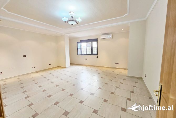 Ambient biznesi me qera 1+1 ne Tirane - 1,100 Euro
