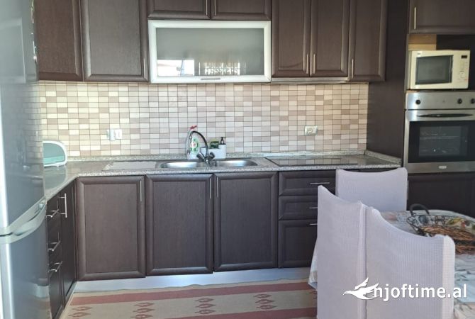 Shtepi me qera 2+1 ne Tirane - 450 Euro
