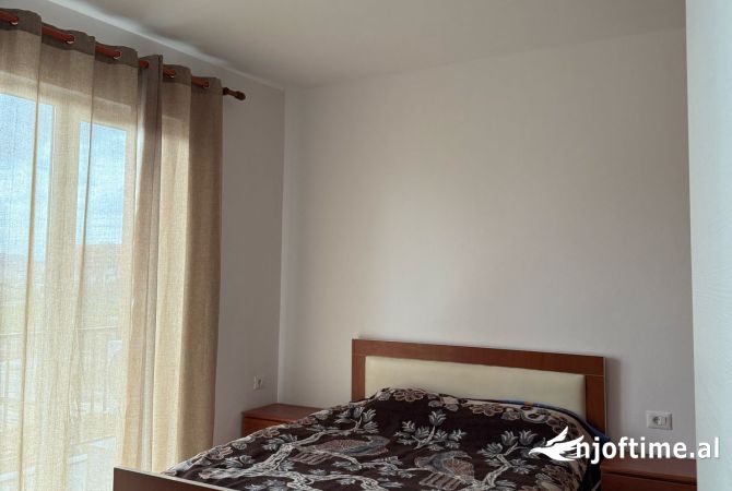 Shtepi me qera Apartament ne Tirane, 1+1, Mobilimi E mobiluar, Pagesa 450  Euro.