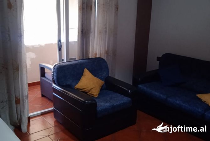 Shtepi me qera Apartament ne Tirane, 1+1, Mobilimi E mobiluar, Pagesa 450  Euro.