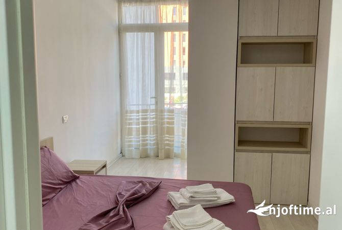 Shtepi me qera Apartament ne Tirane, 2+1, Mobilimi E mobiluar, Pagesa 620  Euro.