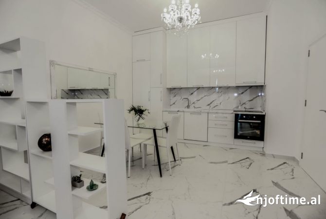Shtepi me qera Apartament ne Tirane, 1+1, Mobilimi E mobiluar, Pagesa 800  Euro.