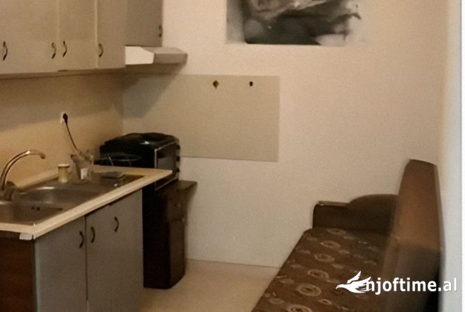 Shtepi me qera 1+1 ne Tirane - 250 Euro