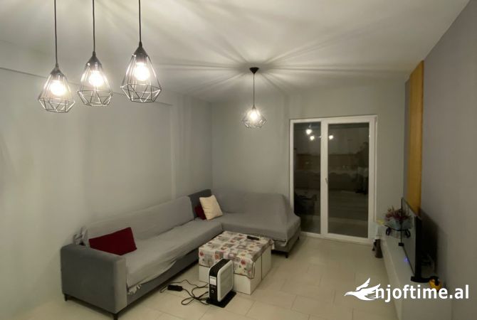 Shtepi me qera 2+1 ne Tirane - 600 Euro