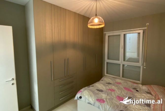 Shtepi me qera Apartament ne Tirane, 2+1, Mobilimi E mobiluar, Pagesa 600  Euro.