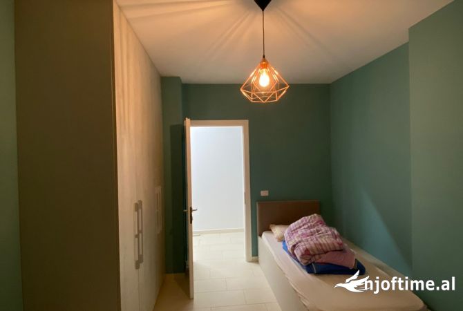 Shtepi me qera Apartament ne Tirane, 2+1, Mobilimi E mobiluar, Pagesa 600  Euro.