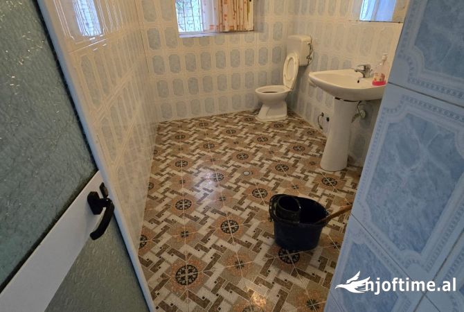 Shtepi me qera Apartament ne Tirane, 1+1, Mobilimi E mobiluar, Pagesa 300  Euro.