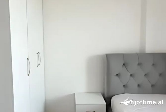 Shtepi me qera Apartament ne Tirane, 1+1, Mobilimi E mobiluar, Pagesa 429  Euro.